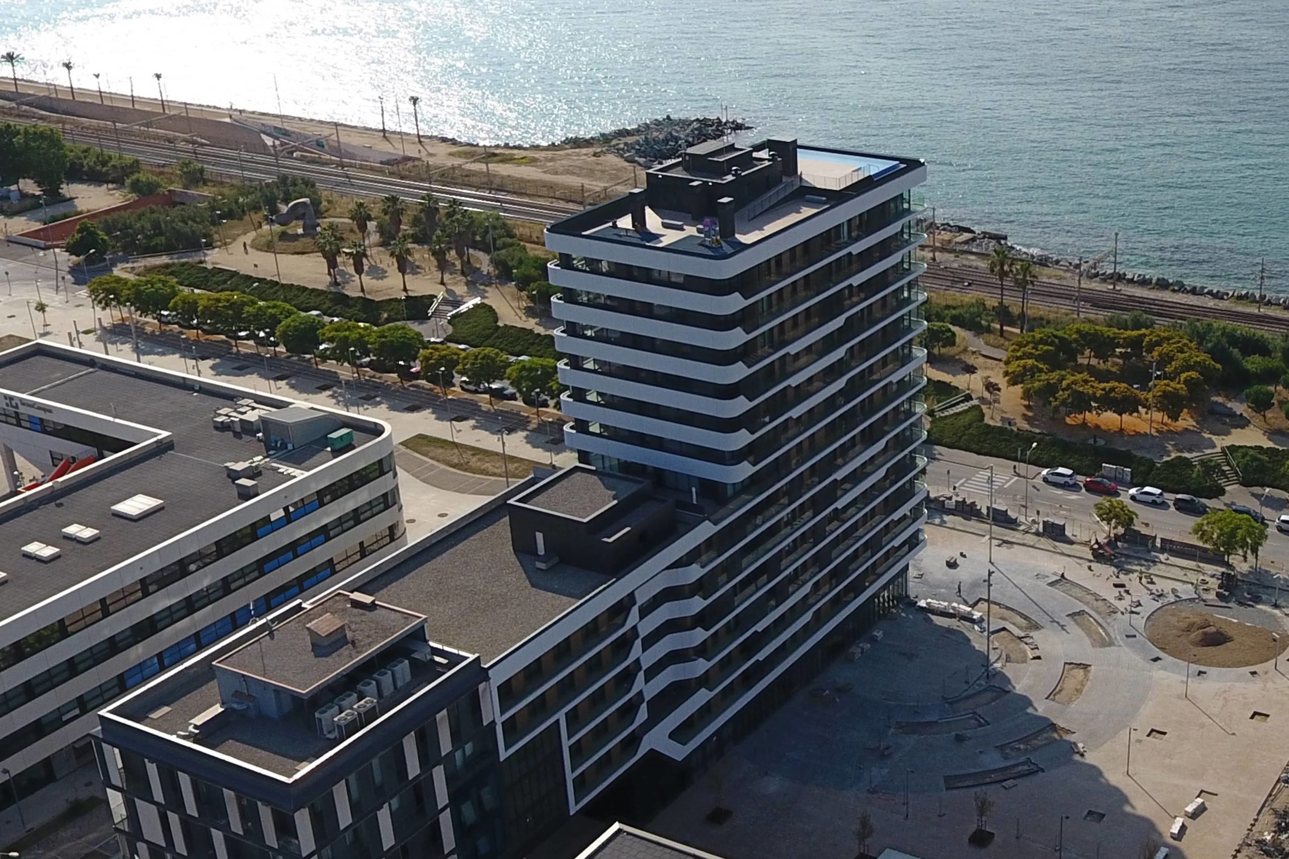Torre residencial, ubicada en Mataró, quiere ser un referente arquitectónico. El proyecto ha sido desarrollado con la tecnología BIM.