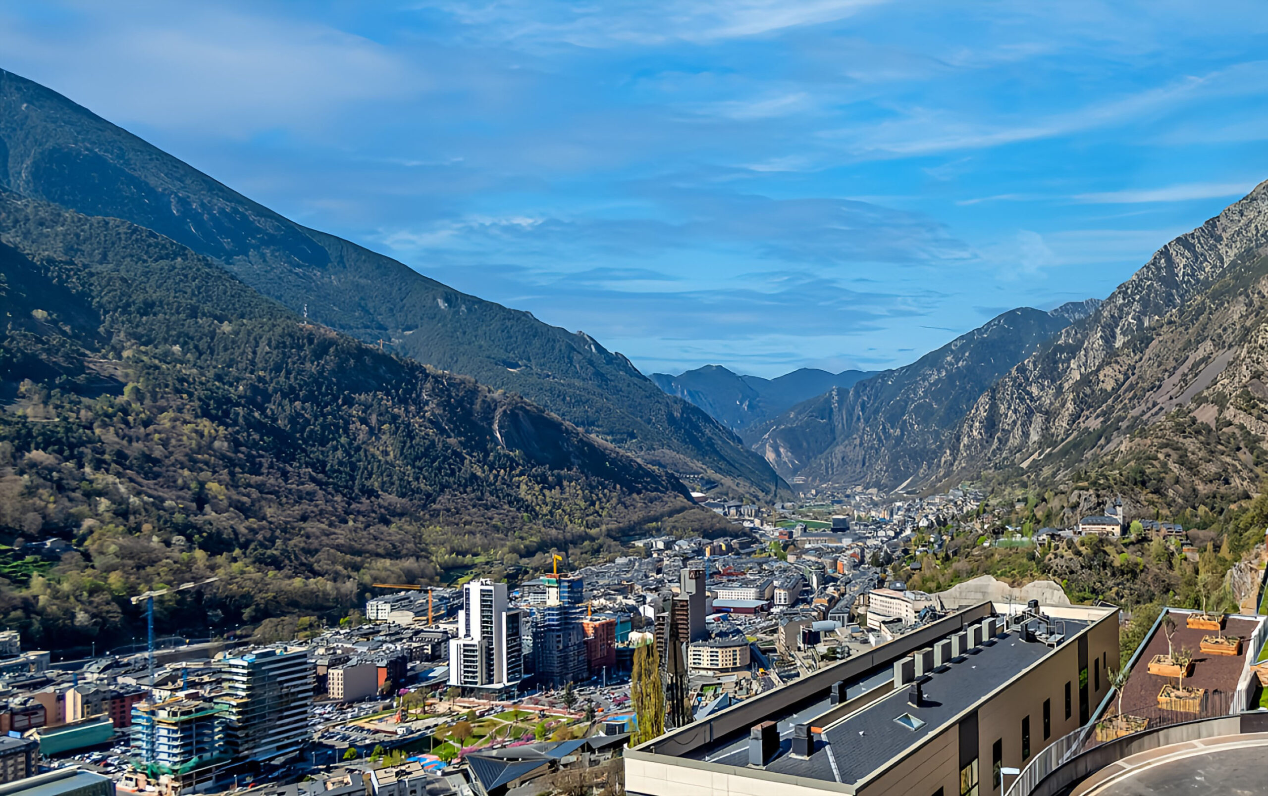 La Torre Zenit es el primer proyecto de ON-A en Andorra, un hito arquitectónico y un referente del residencial de lujo en la zona.
